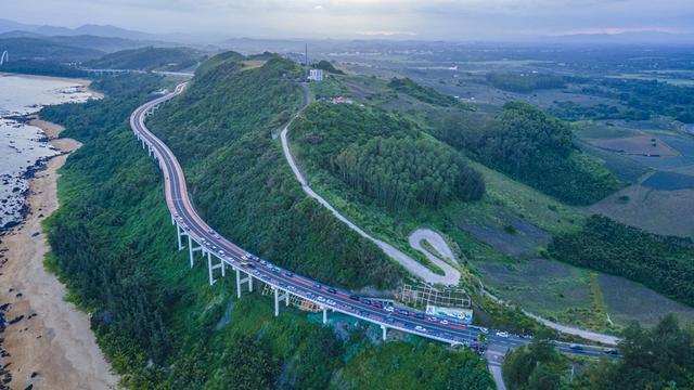 打卡海南万宁旅游公路 感受椰风海韵