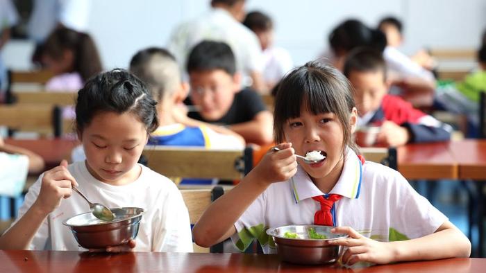 安顺公布校园食安案例：有食堂进货未查验合格证明、经营许可证