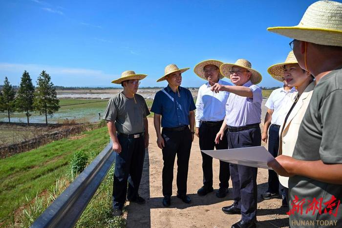 湖南省委书记在团洲垸主持召开专题会议：把重建与洞庭湖治理结合起来