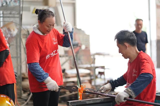 记录中国｜“流量”到来，老工业城市淄博如何浴“火”重生？