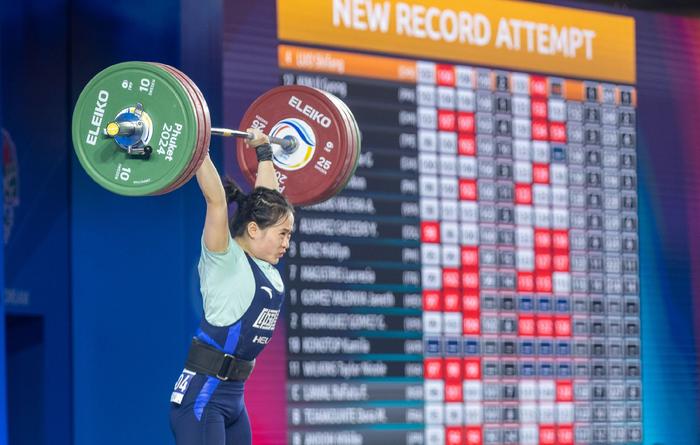 今年4月泰国世界杯,罗诗芳打破女子59公斤级总成绩世界纪录。 图/新华社