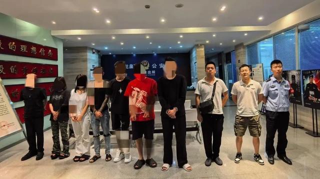 多名主播为赚流量编造剧本约架，7人被拘！