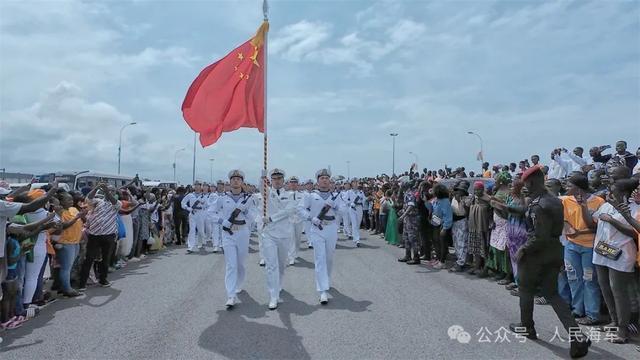 中国人民解放军驻吉布提保障基地分队，应邀赴科特迪瓦参加独立日阅兵典礼活动