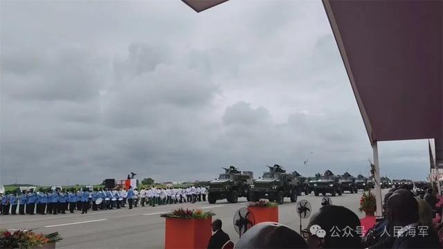 中国人民解放军驻吉布提保障基地分队，应邀赴科特迪瓦参加独立日阅兵典礼活动