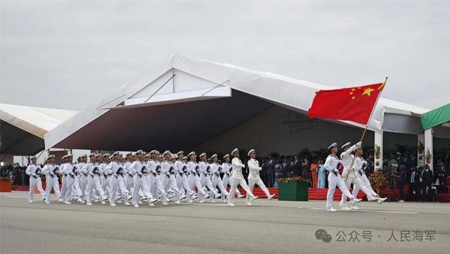 中国人民解放军驻吉布提保障基地分队，应邀赴科特迪瓦参加独立日阅兵典礼活动