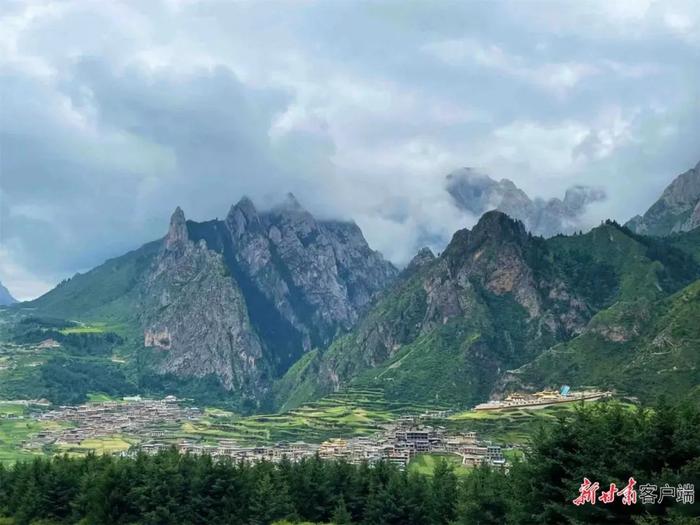 过去24小时，甘肃多地出现分散性阵雨或雷阵雨天气