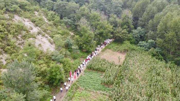 走，到“马兰音乐花路”探绿意山川，听天籁童声