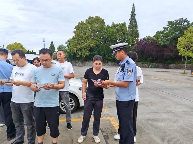 汉中汉台交警大队：驾校学习守法规 驾车千里平安归