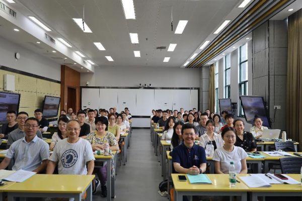 第3期健康经济学经典文献青年学者研讨班在湖北武汉举办