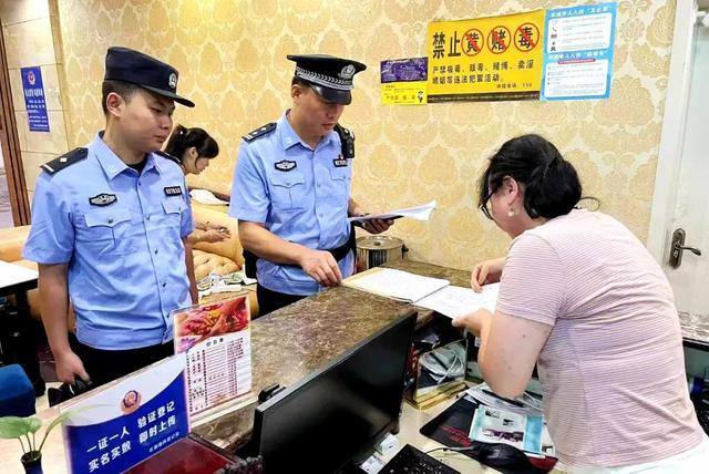 亮警灯 护安宁！陕西公安机关夏夜治安巡查宣防第二次集中统一行动正在进行