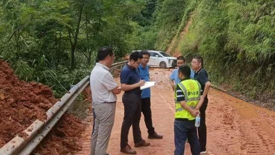 湖南资兴抢险救灾和恢复重建中的公路力量