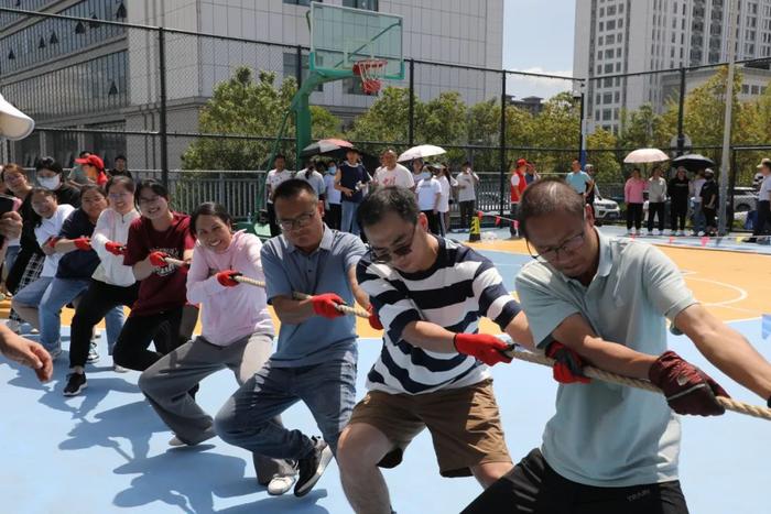 【献礼医师节】快乐拉满！保山市人民医院医师节系列活动之拔河比赛来了！