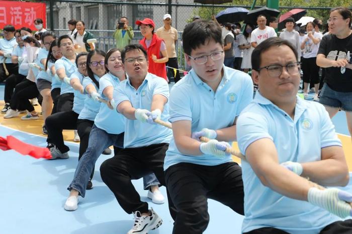 【献礼医师节】快乐拉满！保山市人民医院医师节系列活动之拔河比赛来了！