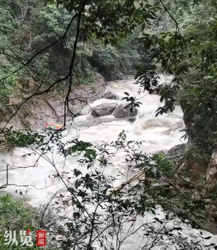 一游客在景区玩漂流时不幸遇难