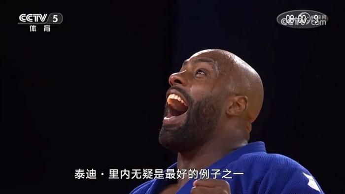 马克龙：热烈祝贺中国运动员