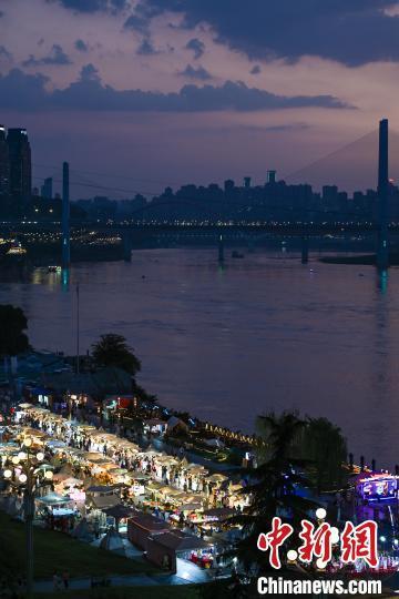 高温天气带火重庆“夜经济”