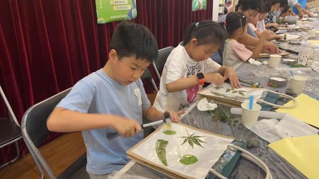 上海长宁请来“植物爷爷”，带孩子们探索这些秘密