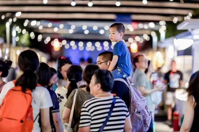 每日客流8000+，上海徐汇这个夜市有“最听劝的主办方”