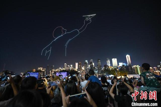 高温天气带火重庆“夜经济”