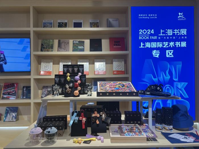 这个上海书展的平行展会，带来“小而美”的艺术书籍文创盛宴