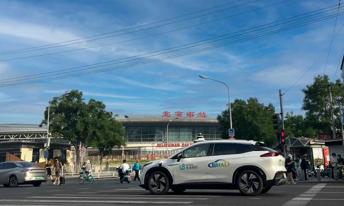 获准在加州载客？文远知行：Robotaxi仅限非员工试乘，不收费