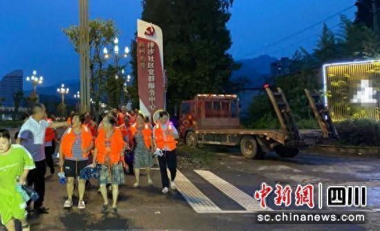 雅安雨城：开展基层洪水应急夜间演练