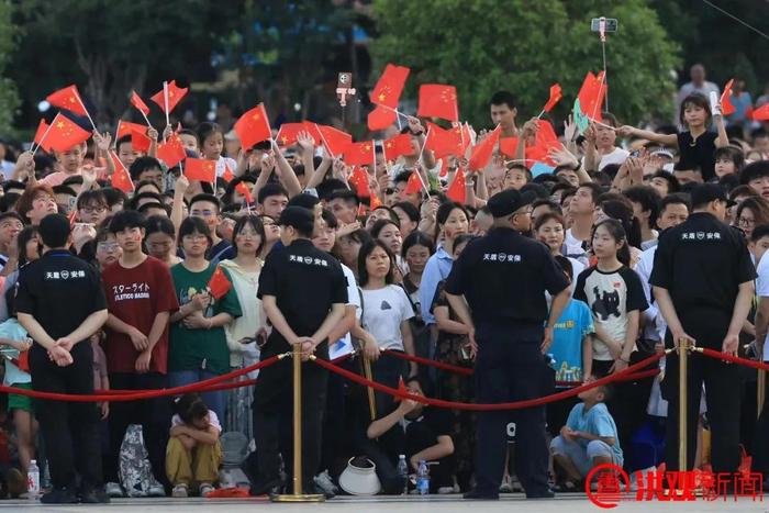 来八一广场，追寻光辉足迹