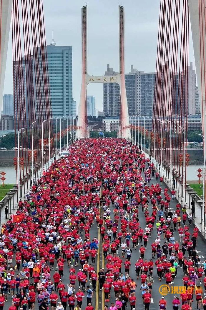 首日8万余人报名！2024南昌马拉松人气火爆！