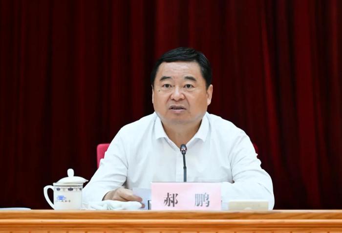 省委理论学习中心组召开专题学习会 强化责任担当 提升工作质效 着力推进我省信访工作法治化 郝鹏主持并讲话 李文章作专题辅导