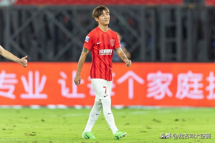 韦世豪无缘国足大名单,放大10倍后看细节,原因清晰可见-韦世豪入选国足大名单