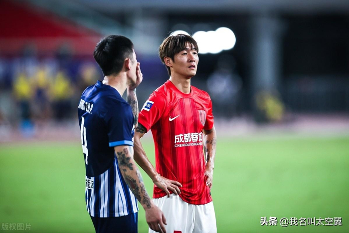 韦世豪无缘国足大名单,放大10倍后看细节,原因清晰可见-韦世豪入选国足大名单