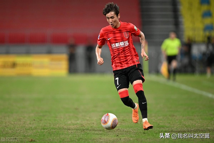 韦世豪无缘国足大名单,放大10倍后看细节,原因清晰可见-韦世豪入选国足大名单