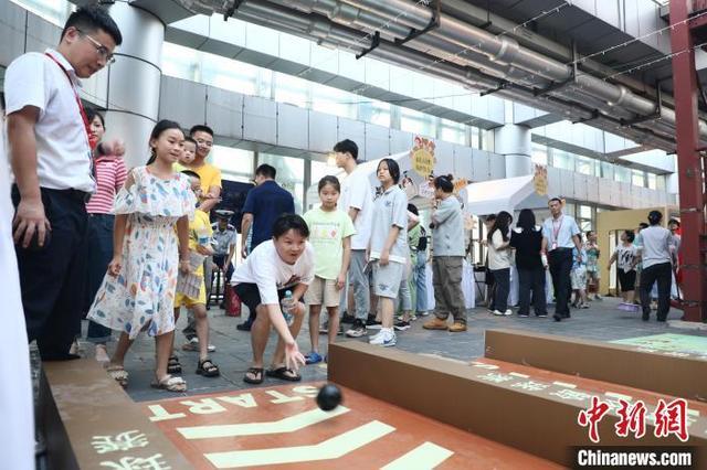 江西南昌：“云端”音乐会点亮城市夜空