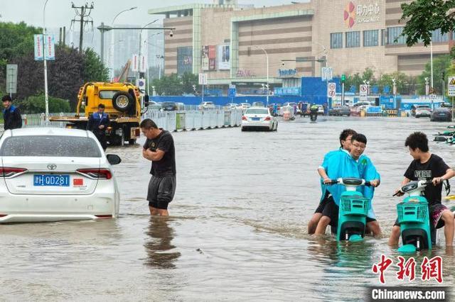 天津遭遇暴雨天气