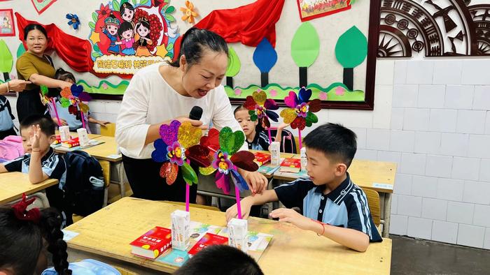 南宁市明秀小学开展一年级新生适应性训练，助力学生良好习惯养成