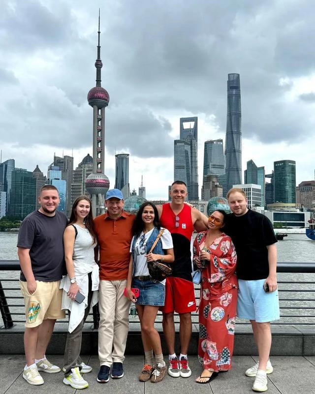斯卢茨基畅聊上海执教:电子游戏对年轻球员比酒精更危险,中国人喝酒很有文化(图8) 斯卢茨基畅聊上海执教:电子游戏对年轻球员比酒精更危险,中国人喝酒很有文化(图8)