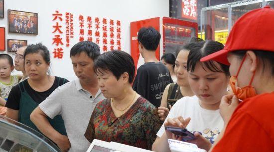 辣都萍乡首条“辣”休闲餐饮美食街开街迎客