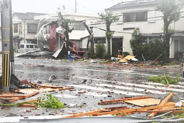 台风“珊珊”来袭，大量游客被困日本