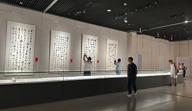 黄河精神翰墨情 宋华平书法作品展开幕