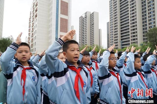 西宁市中小学生迎来新学期