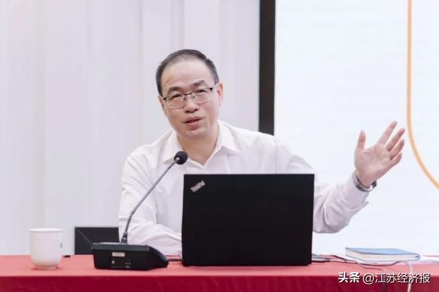 苏美达轻纺公司召开党风廉政建设形势分析会