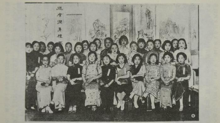 《中国女子书画会重建活动纪实》讲述书画艺媛今昔