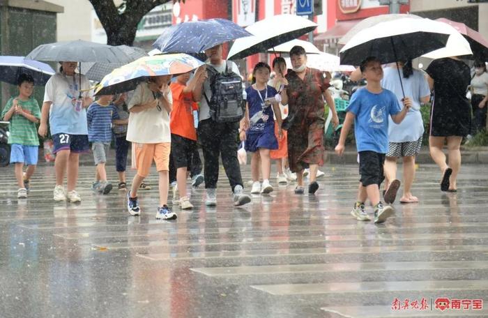 “摩羯”周六移入北部湾！给广西带来极端强风雨