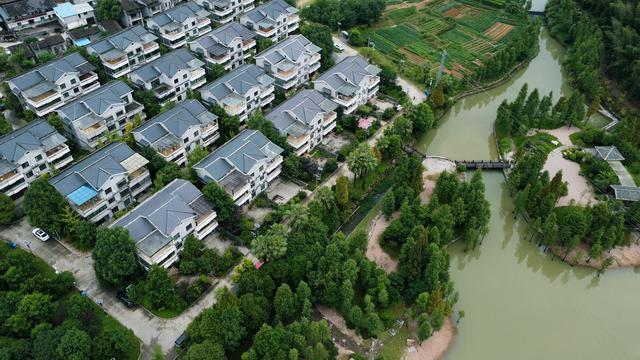 三明小蕉村发展样本：移风易俗让贫穷村变示范村，村民住上别墅