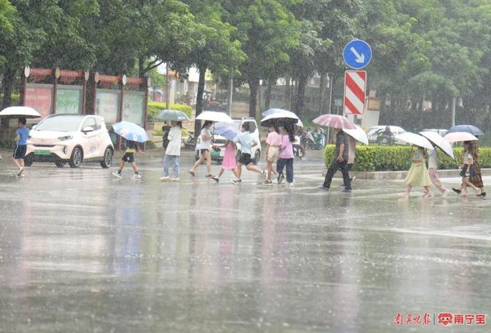 “摩羯”周六移入北部湾！给广西带来极端强风雨