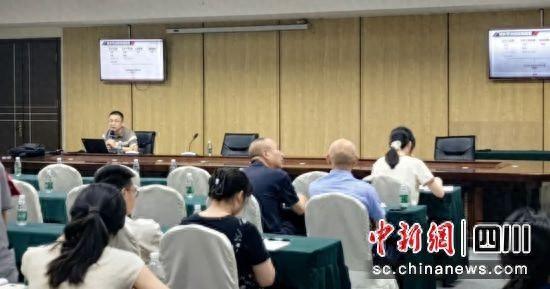 成都市第三人民医院“健康大讲堂”活动走进邛崃