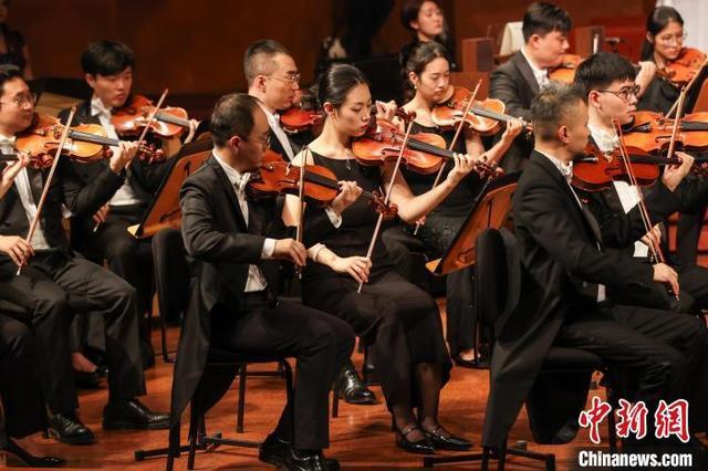 交响组曲《多彩和鸣》在贵阳上演