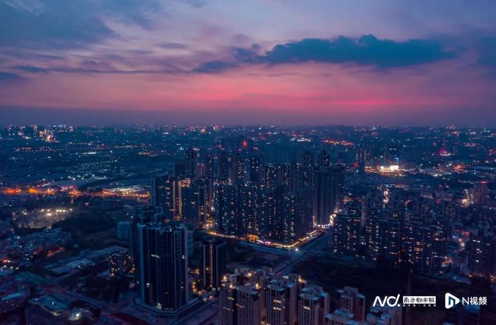 2021年7月,广钢新城夜景。南方都市报、N视频记者 李孟麟 摄