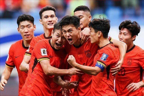 世预赛一夜2大冷门！2支亚洲冠军2轮不胜，鱼腩爆冷，国足遭绝杀