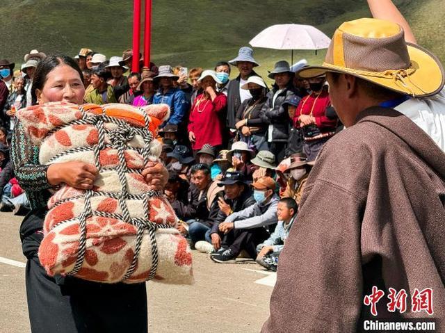 青海甘德：民族传统体育赛事庆丰收